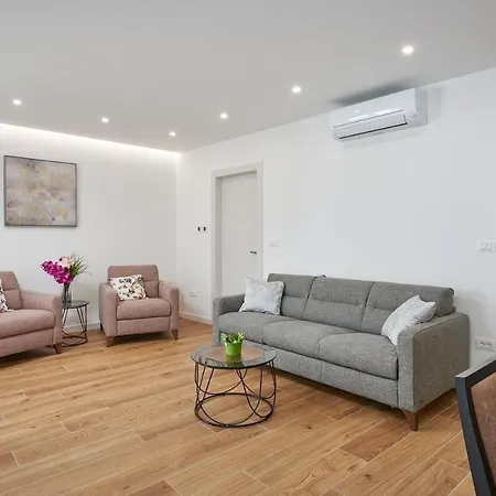 Newly Renovated Apt. Near To Entrance To Old Town Dubrovnik Exterior photo