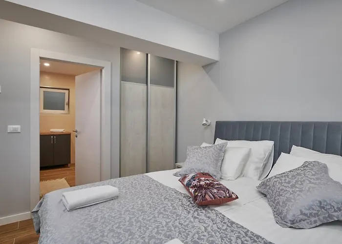 Newly Renovated Apt. Near To Entrance To Old Town